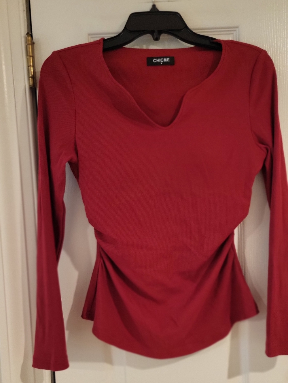 chic Red Long-Sleeve V-Neck Ruched Waist Top